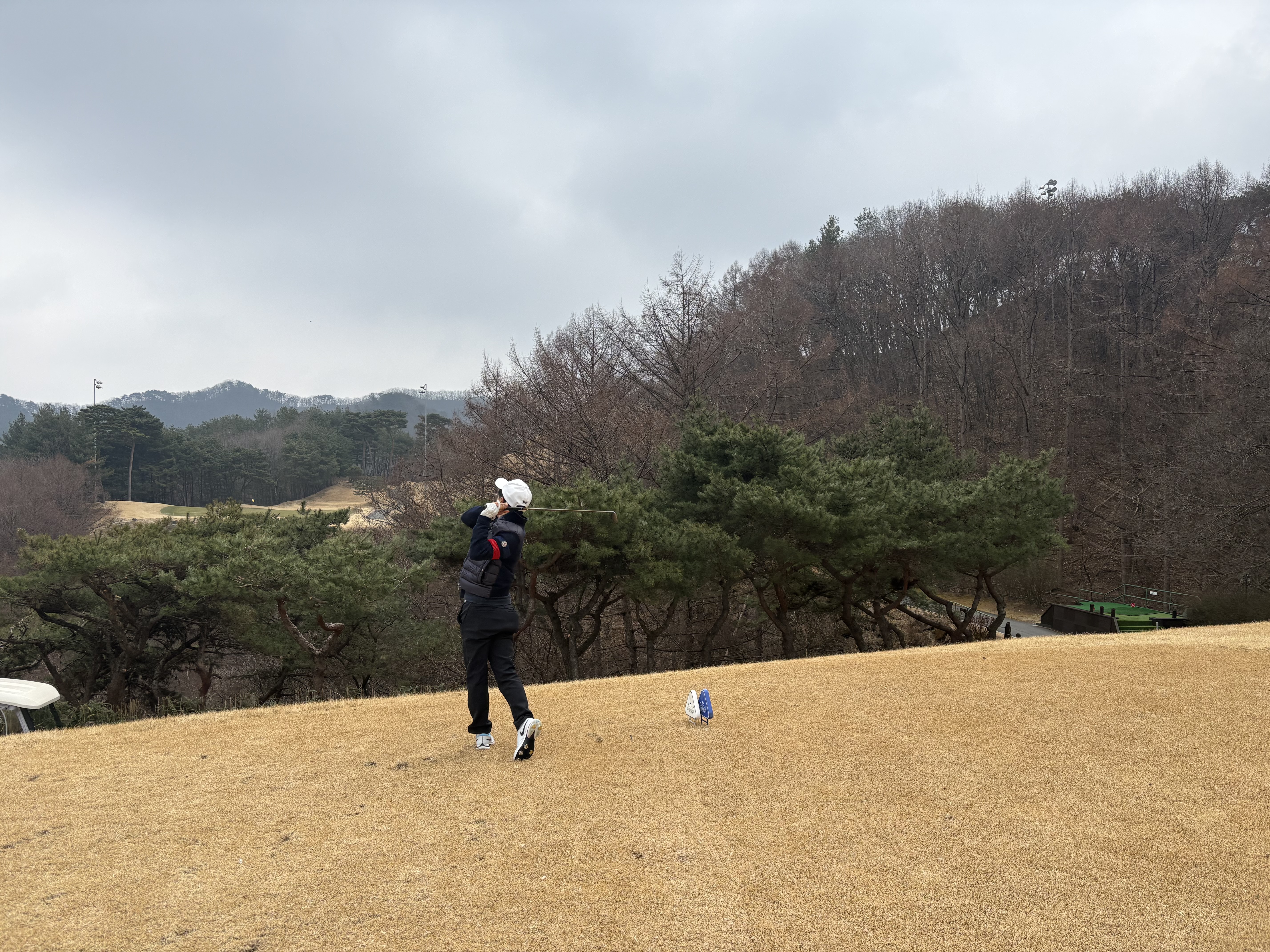 초봄 금산 에딘버러CC 라운딩 후기 — T3 골프모임 단체 나들이 대표 이미지