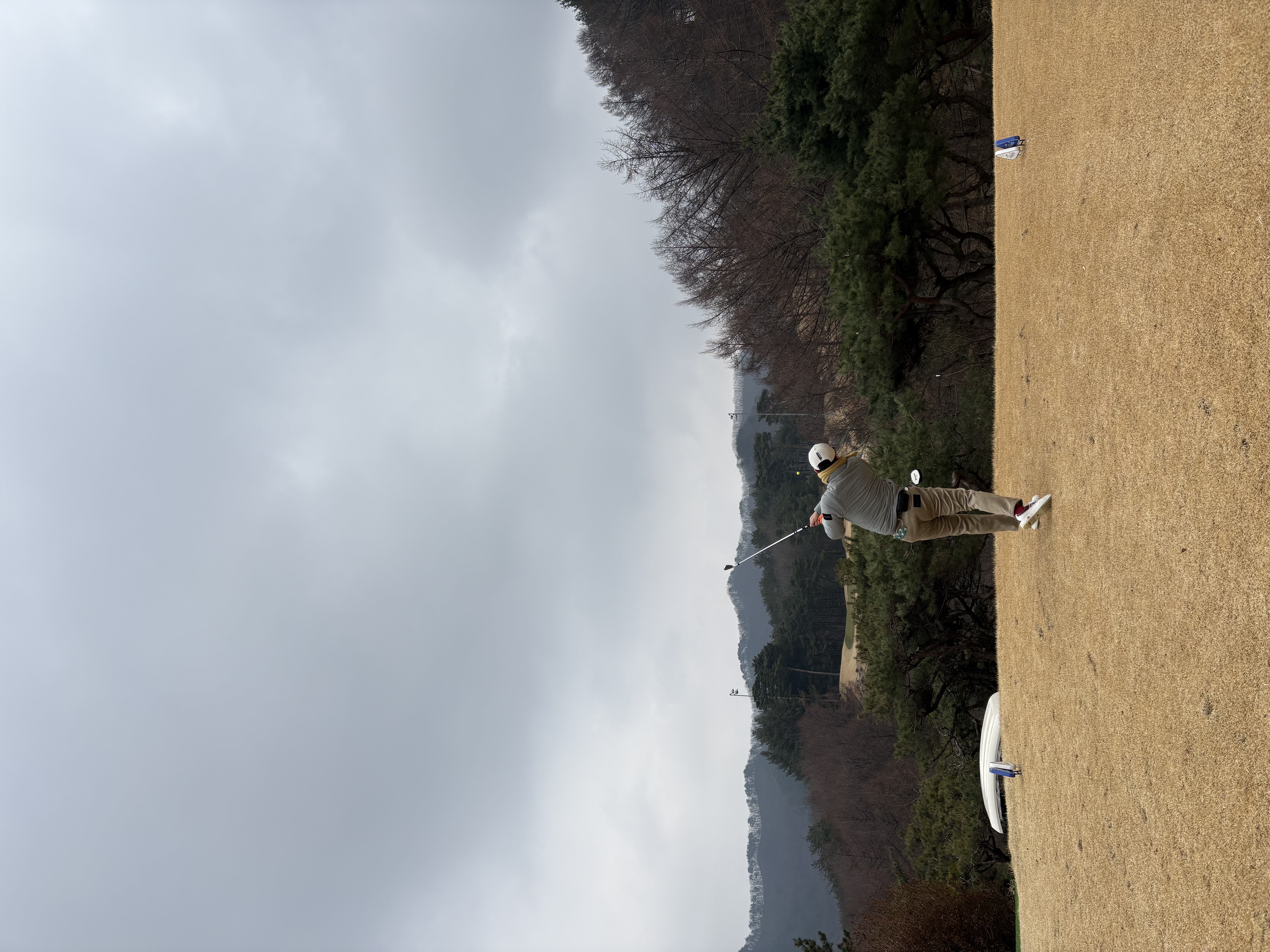 에딘버러CC 티샷 — 뒷모습